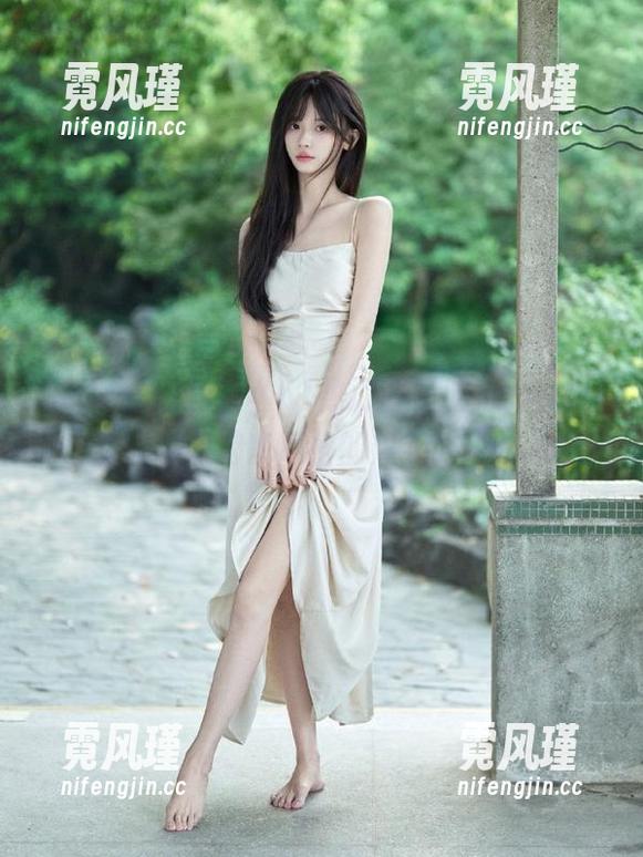 登录《51热门今日吃瓜》app，获取动漫游戏风格的热辣吃瓜信息！