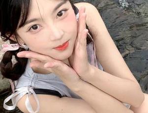 来91吃瓜中心视频观看，动漫游戏角色带你体验吃瓜新乐趣！