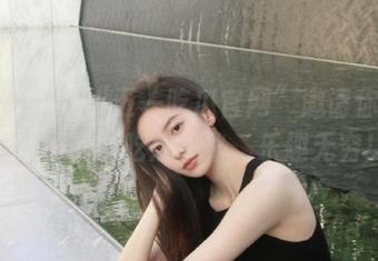 “五一吃瓜官网”邀请你一起探索不同的吃瓜风格，乐趣无穷！