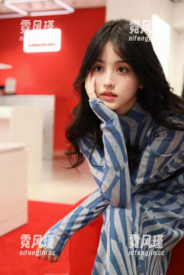 跟随“五一吃瓜中心”导航，永不迷路，畅游假期美味和有趣的吃瓜故事