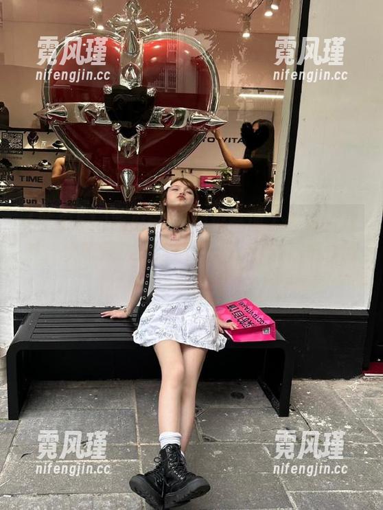 吃瓜51网网址整理了最热的八卦，快收藏这款吃瓜类app，带你玩转网络趣闻！