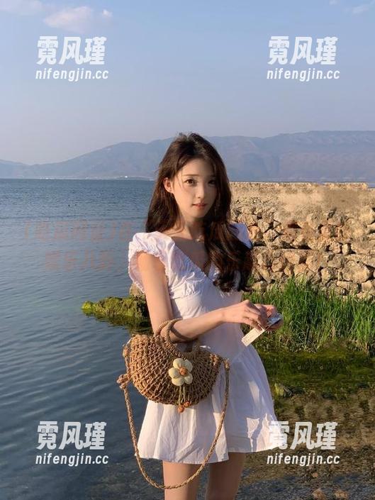 在“天天吃瓜网址”观看最新娱乐八卦，畅享吃瓜的乐趣与惊喜！