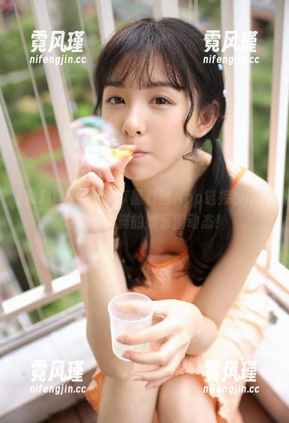 一键分享黑料网App链接，带你走进最新鲜的娱乐圈动态！